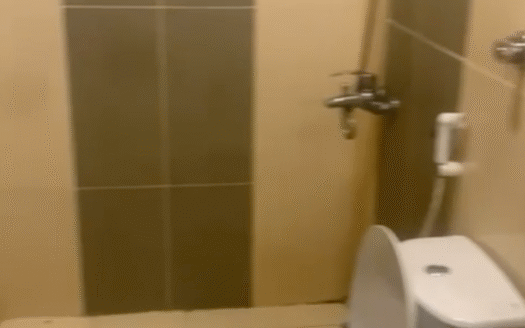 شقة للإيجار بمخطط 433 – 135م² في حي مريخ جدة | 3 حمامات ومواقف وسيعة!